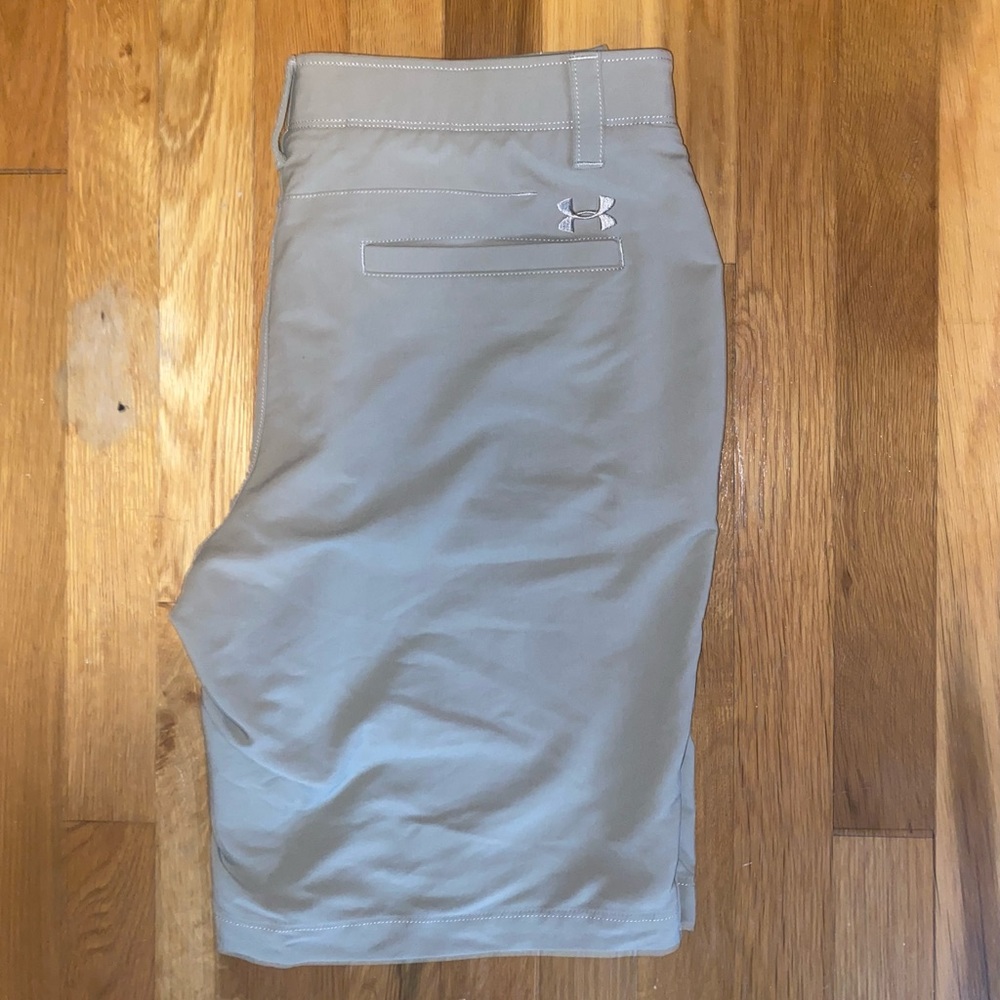 Like New Under Armour Golf Shorts